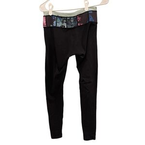 Lululemon Women's Mid Rise Black Floral Quilted Pants 28” Luon Leggings - Size 8